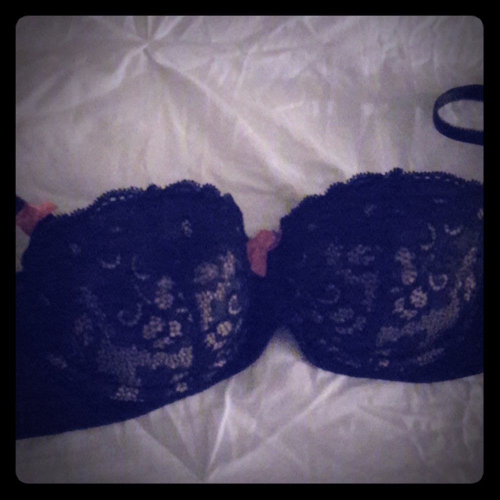 Black lace bra